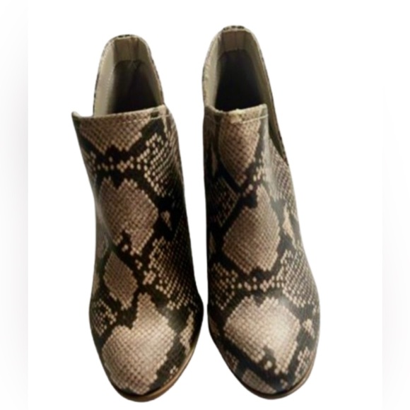 Fergalicious Faux Snakeskin Print Ankle Booties, Size 7 - Picture 5 of 8